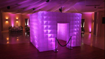 Enclosed Photobooth